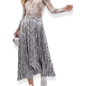 New Look Midi Skirt Snakeskin Design Pleated Pull On Elastic Waist Gray Black 2